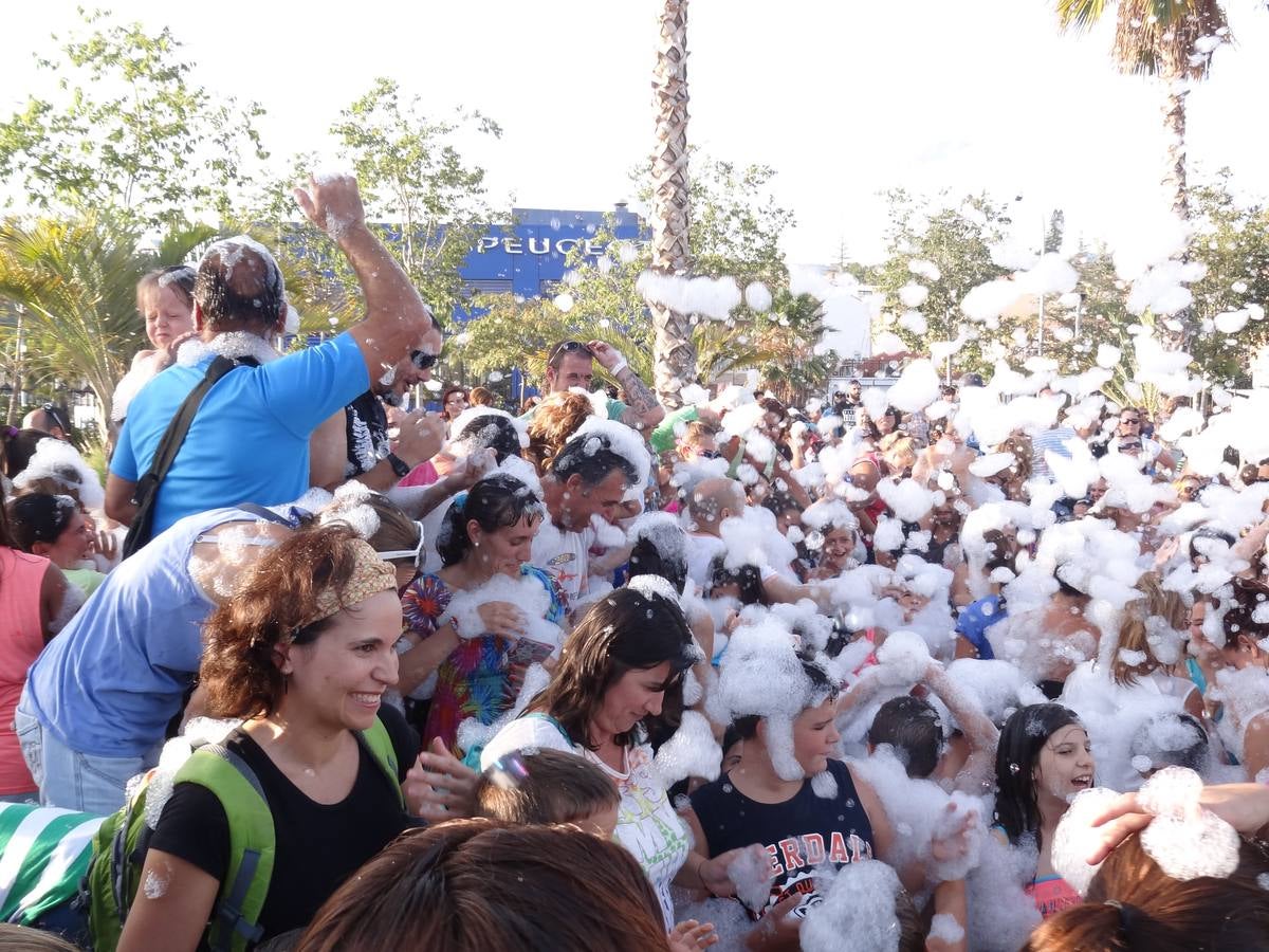 Ciudad Jardín vive su fiesta de la espuma