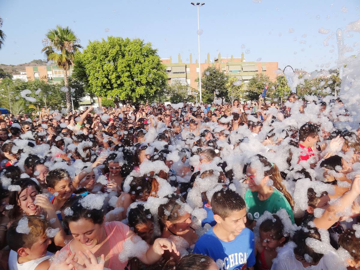 Ciudad Jardín vive su fiesta de la espuma