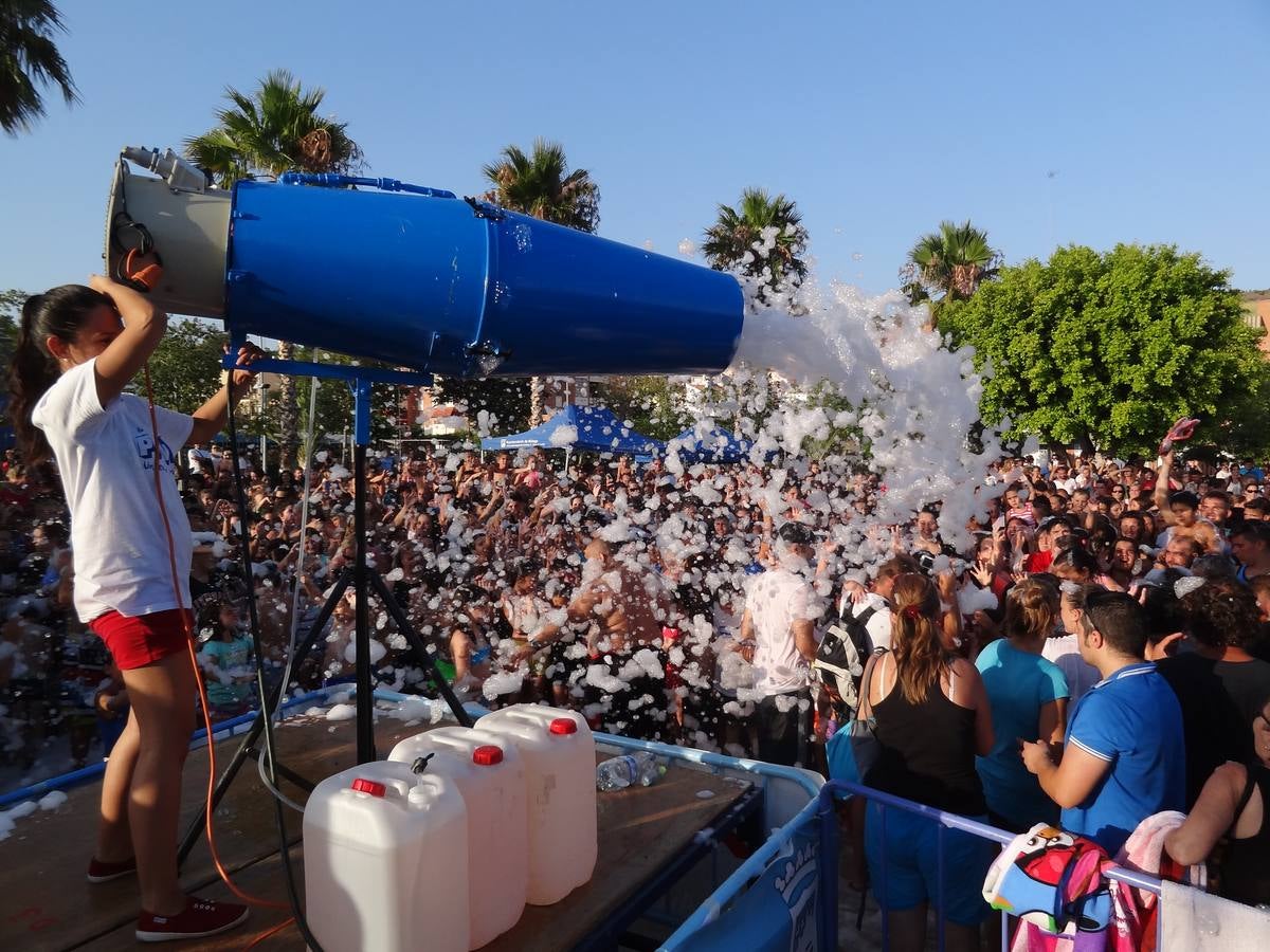 Ciudad Jardín vive su fiesta de la espuma
