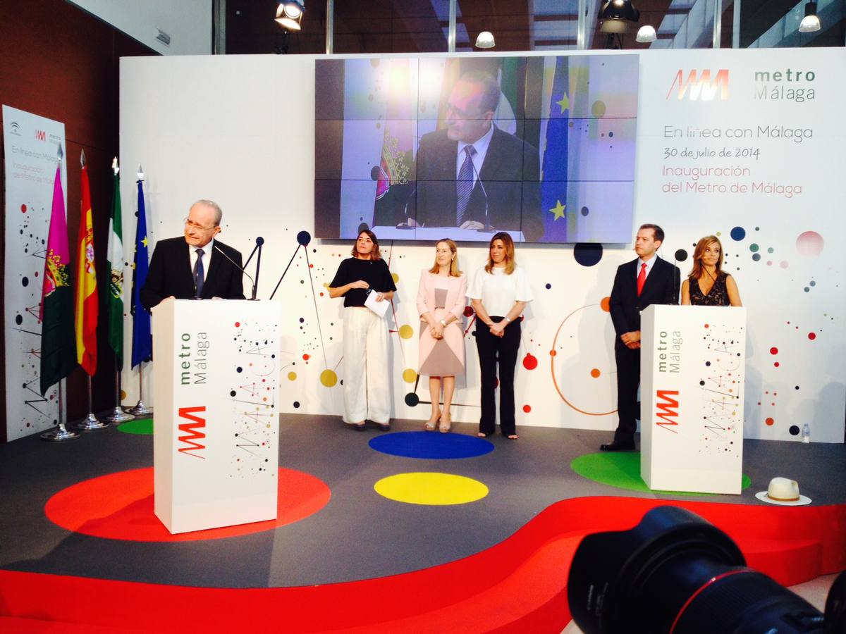 El alcalde, Francisco de la Torre, durante su comparecencia ante los medios.