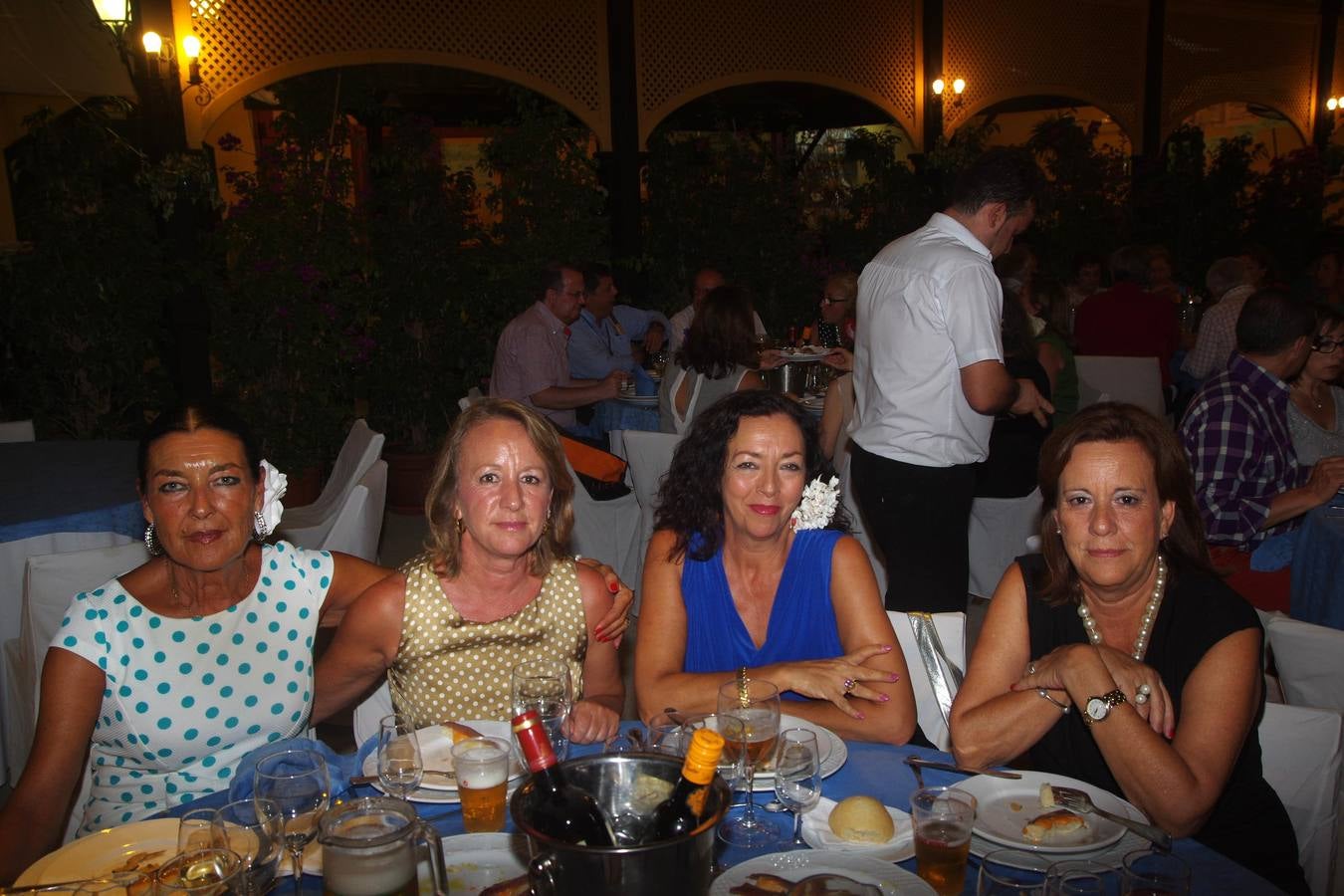 Luisa María Muñoz, Nuria Coll, Lola Estévez y Charo Coll.