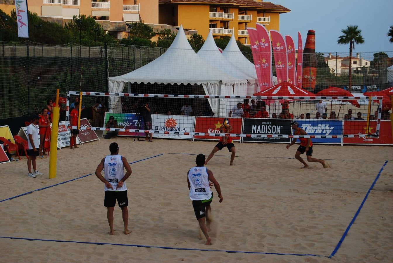 La final del Madison Beach Voley Tour en Fuengirola, en fotos