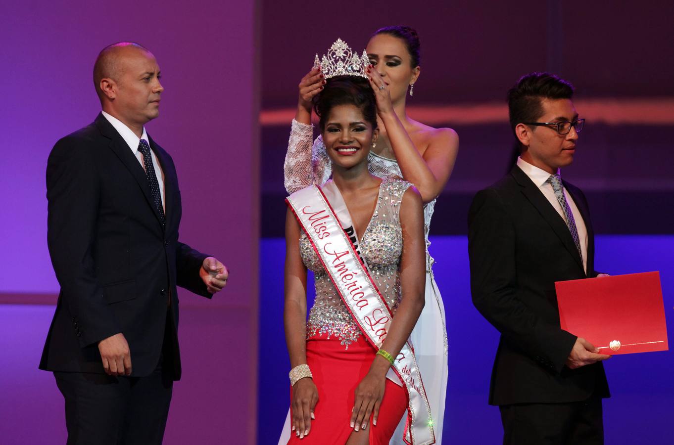 La veleña Yanire Ortiz, primera semifinalista de Miss América Latina