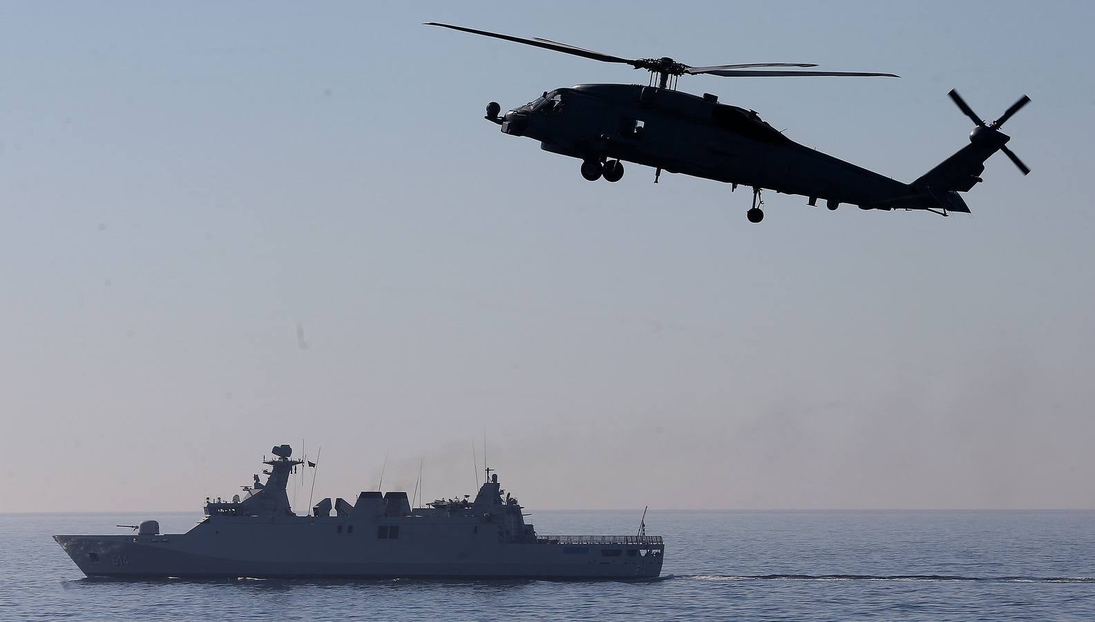 Maniobras navales en Málaga.