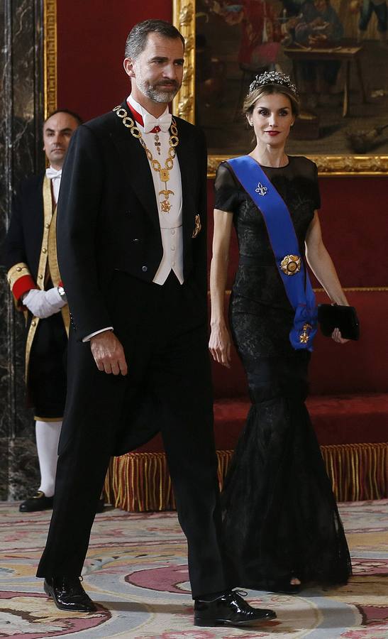 Los Reyes reciben a Bachelet en la primera visita de Estado con Felipe VI