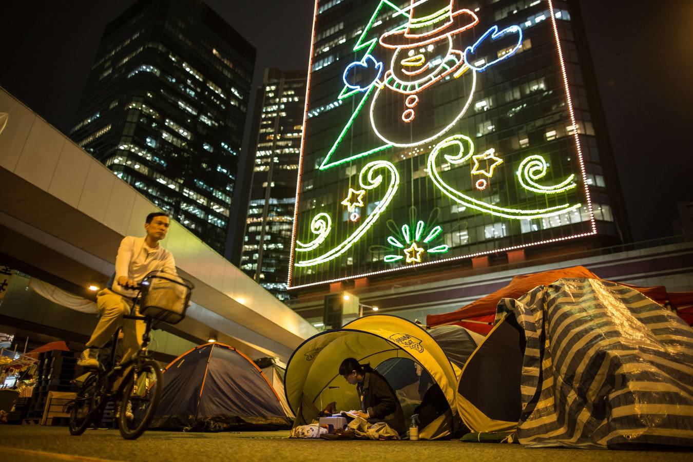 Las protestas estudiantiles colapsan Hong Kong