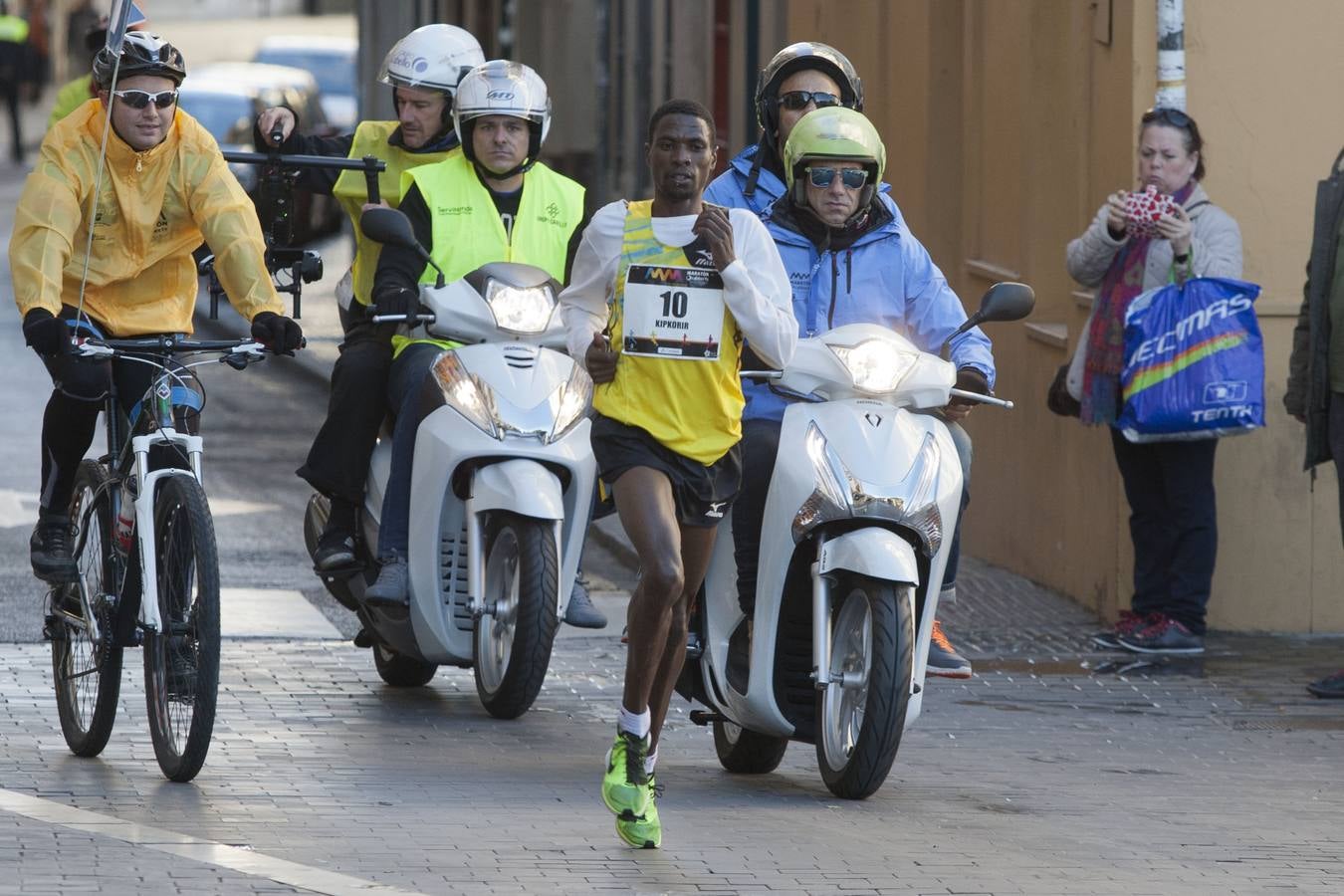 Los corredores, por las calles del Centro
