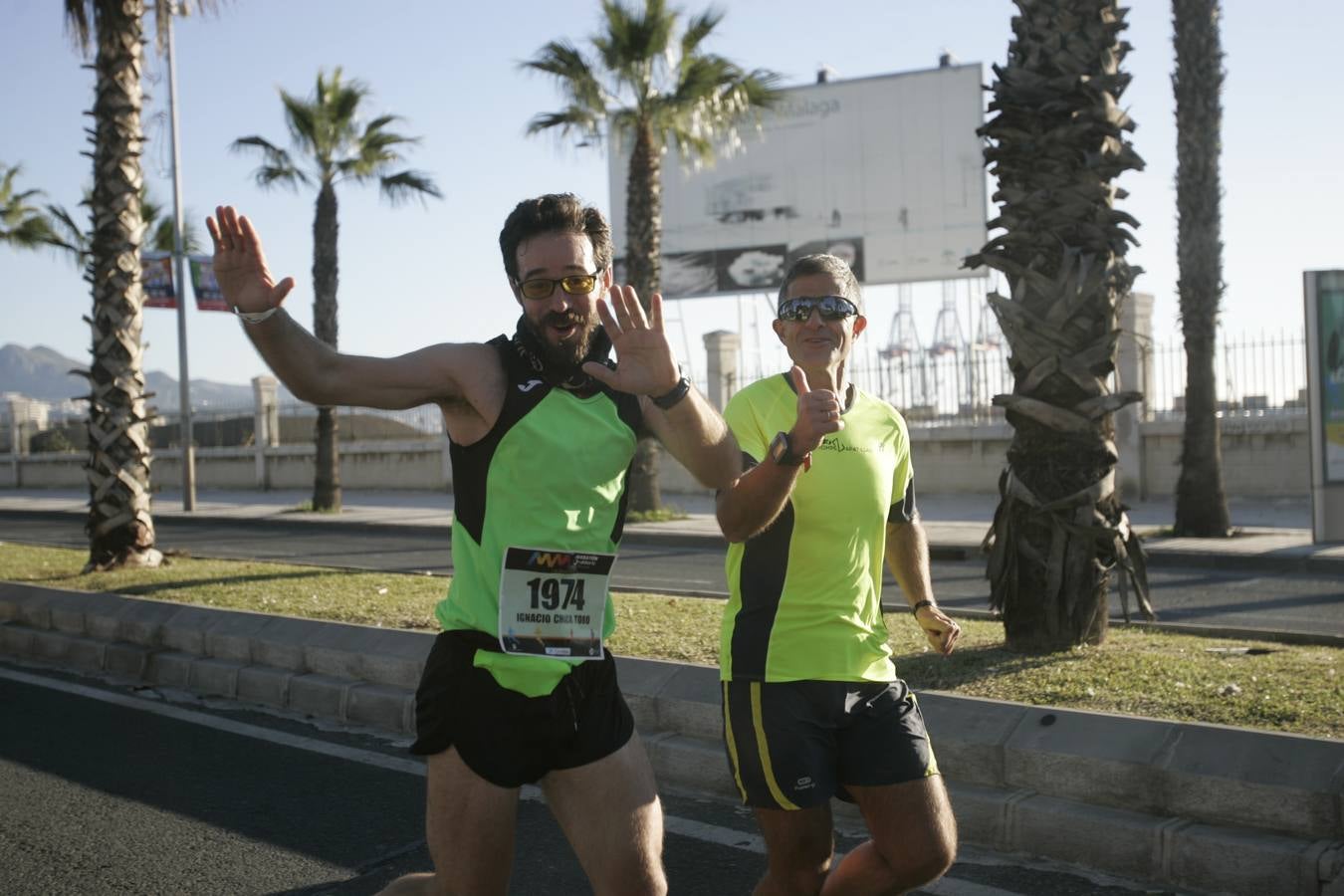 El V Maratón de Málaga a su paso por la calle Pacífico (III)