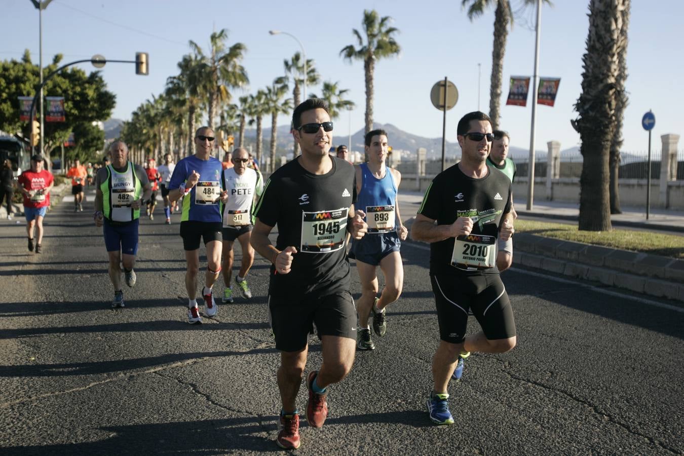 El V Maratón de Málaga a su paso por la calle Pacífico (III)