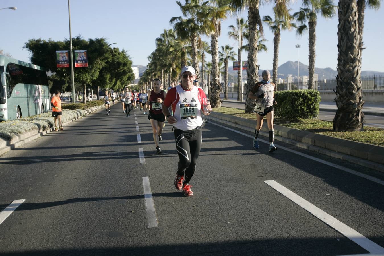 El V Maratón de Málaga a su paso por la calle Pacífico (III)