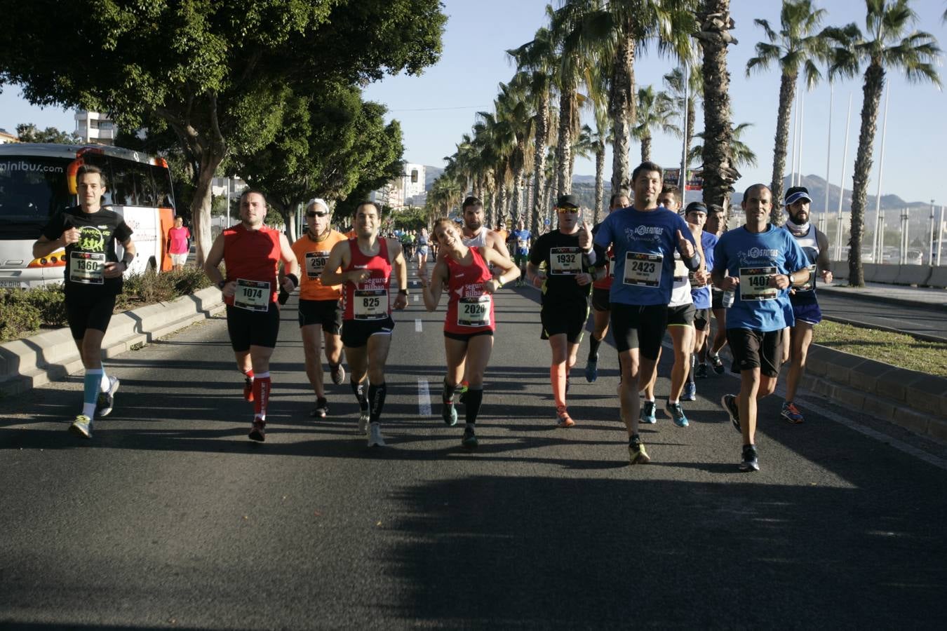 El V Maratón de Málaga a su paso por la calle Pacífico (III)