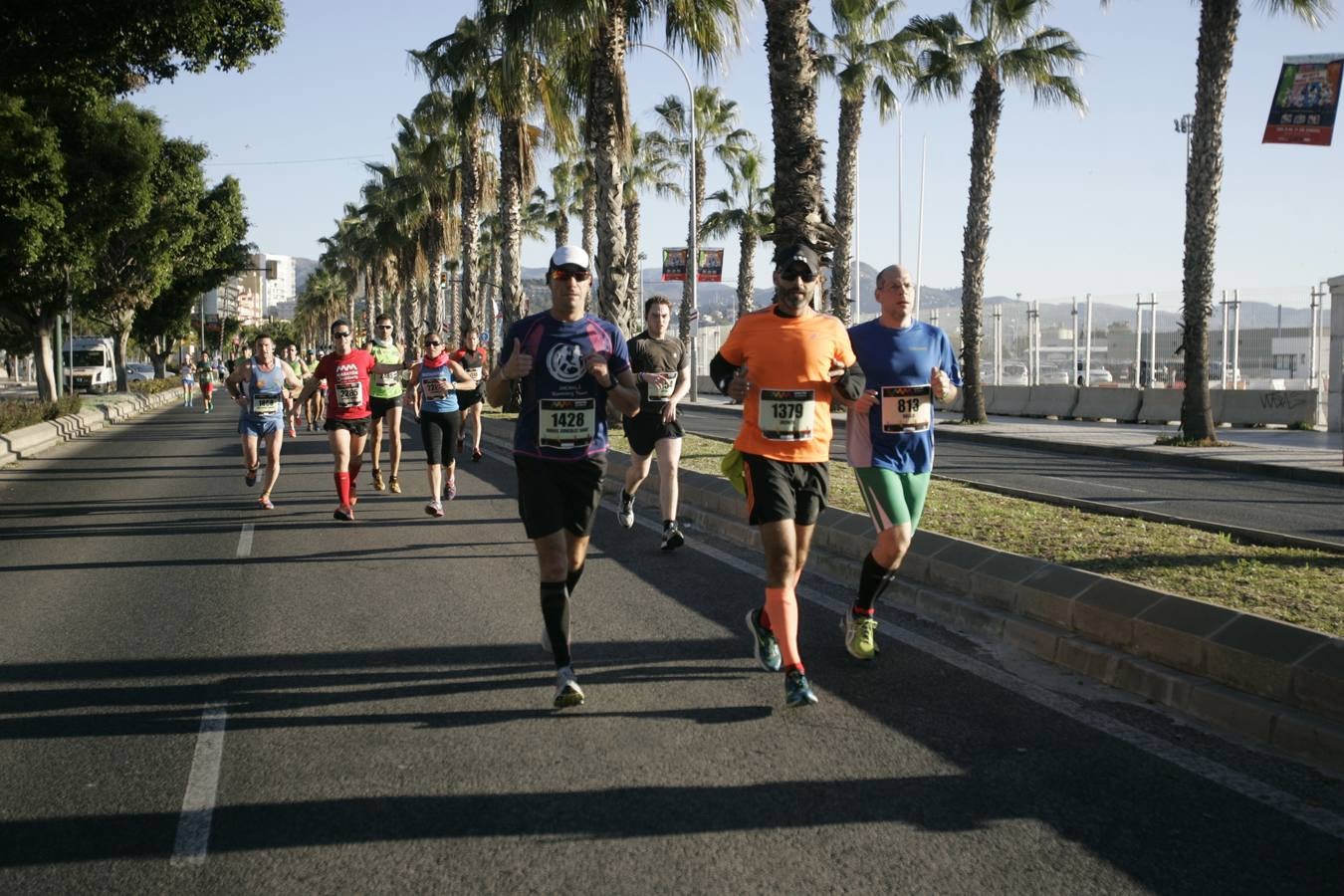 El V Maratón de Málaga a su paso por la calle Pacífico (III)