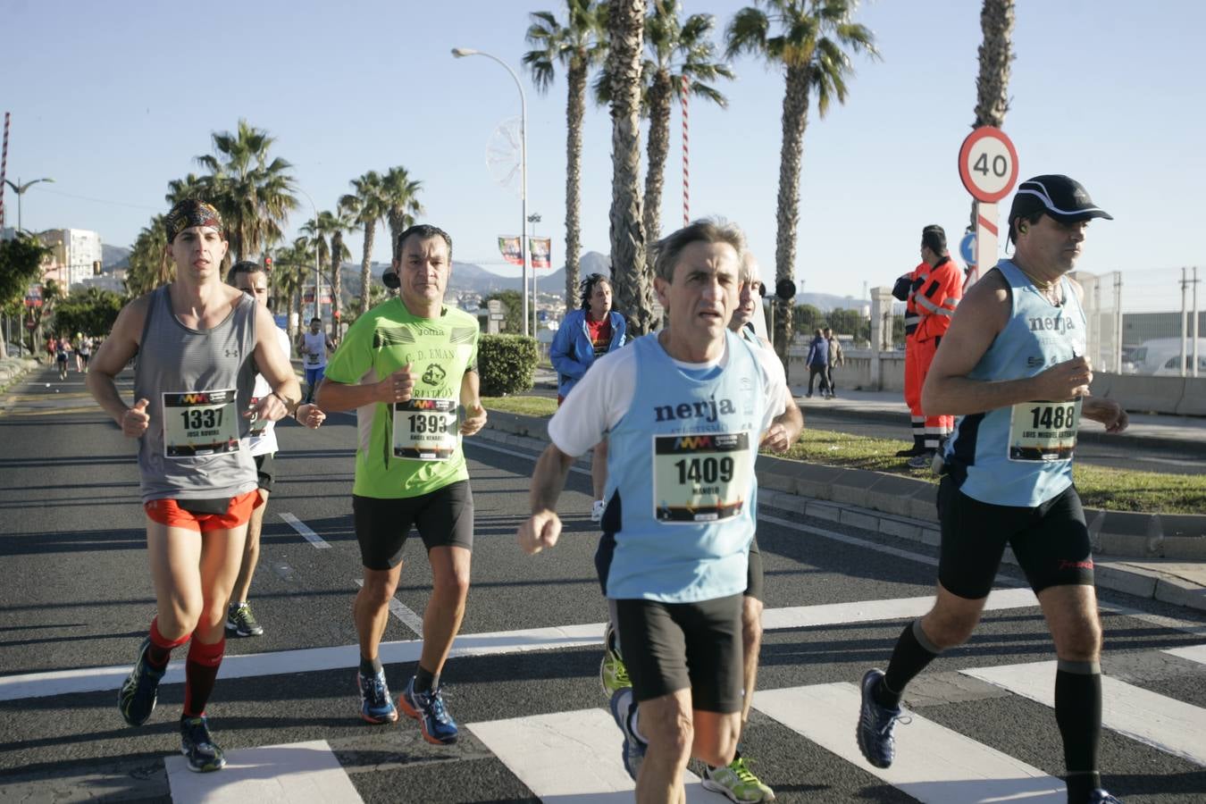El V Maratón de Málaga a su paso por la calle Pacífico (III)