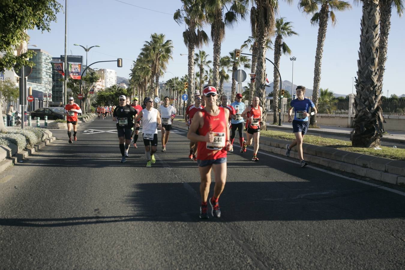 El V Maratón de Málaga a su paso por la calle Pacífico (III)