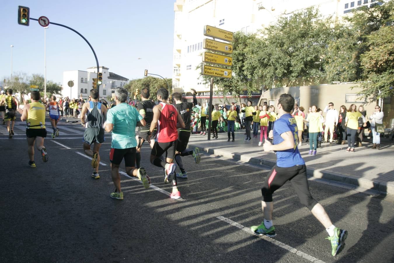 El V Maratón de Málaga a su paso por la calle Pacífico (II)