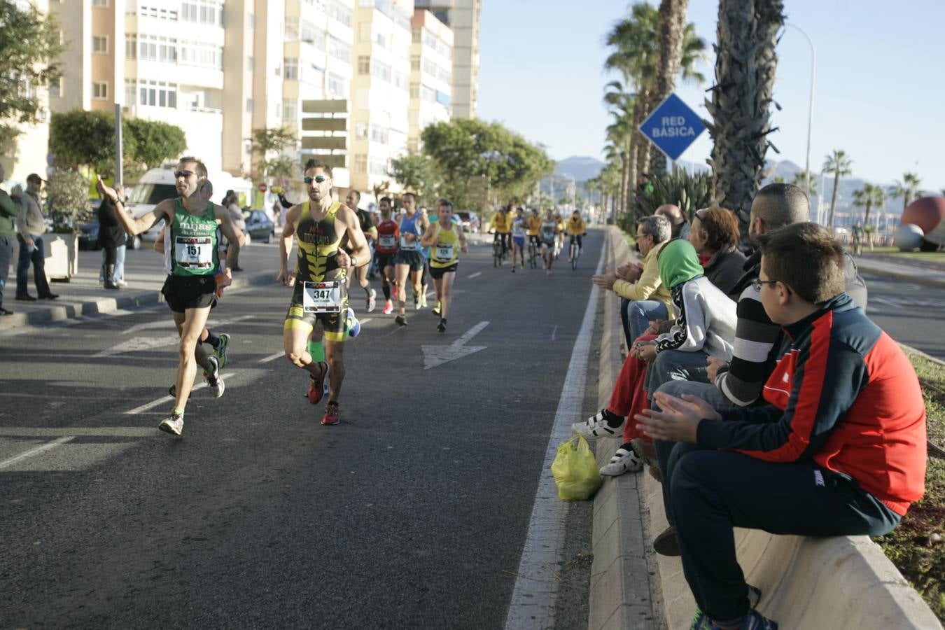 El V Maratón de Málaga a su paso por la calle Pacífico (II)