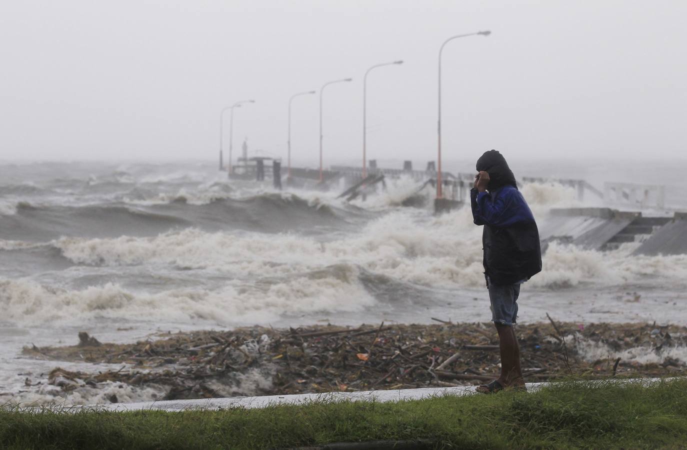 El paso de Hagupit, en imágenes