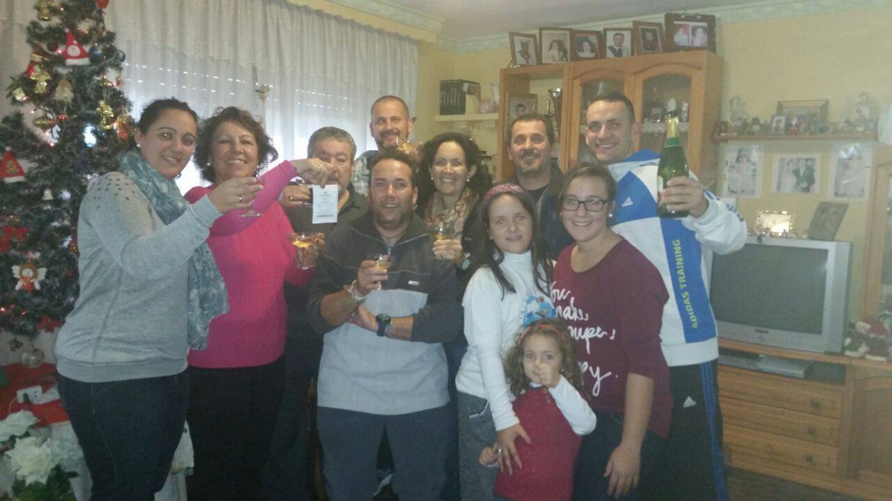 92845. 2º premio de la Lotería Nacional. 125.000 euros que se repartirá la familia Sillero Zaragoza en Arroyo de la Miel.