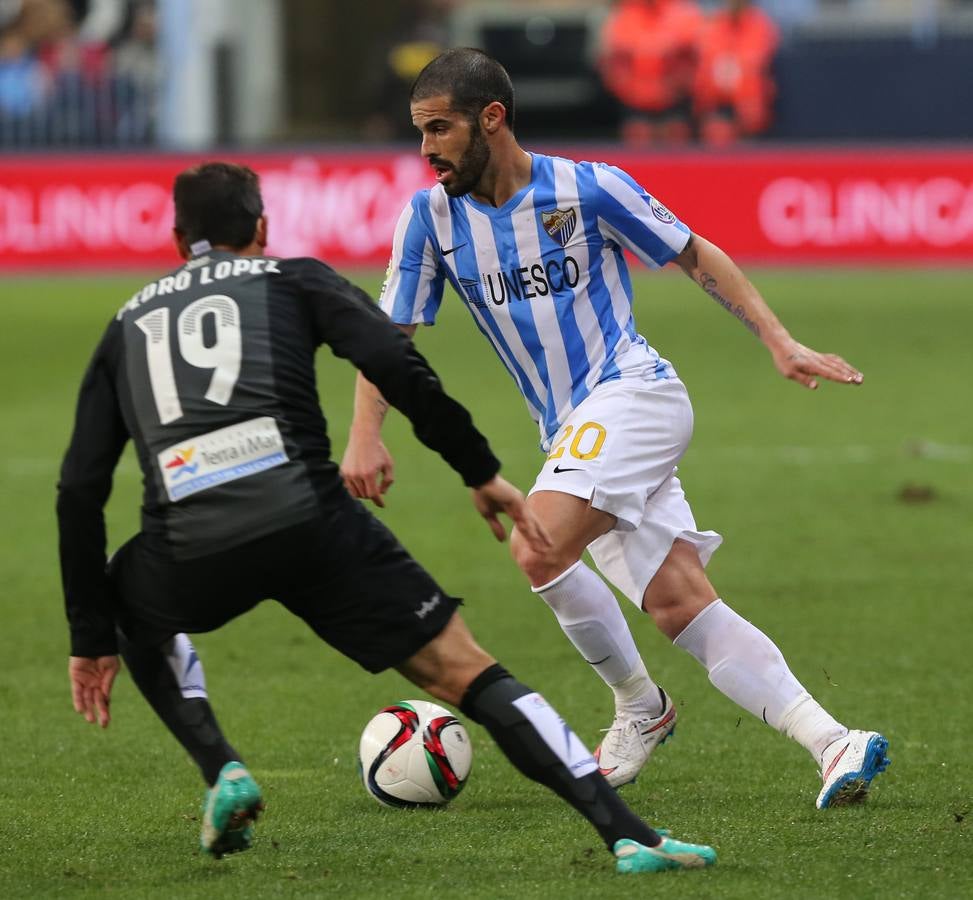 El Málaga vence al Levante 2-0