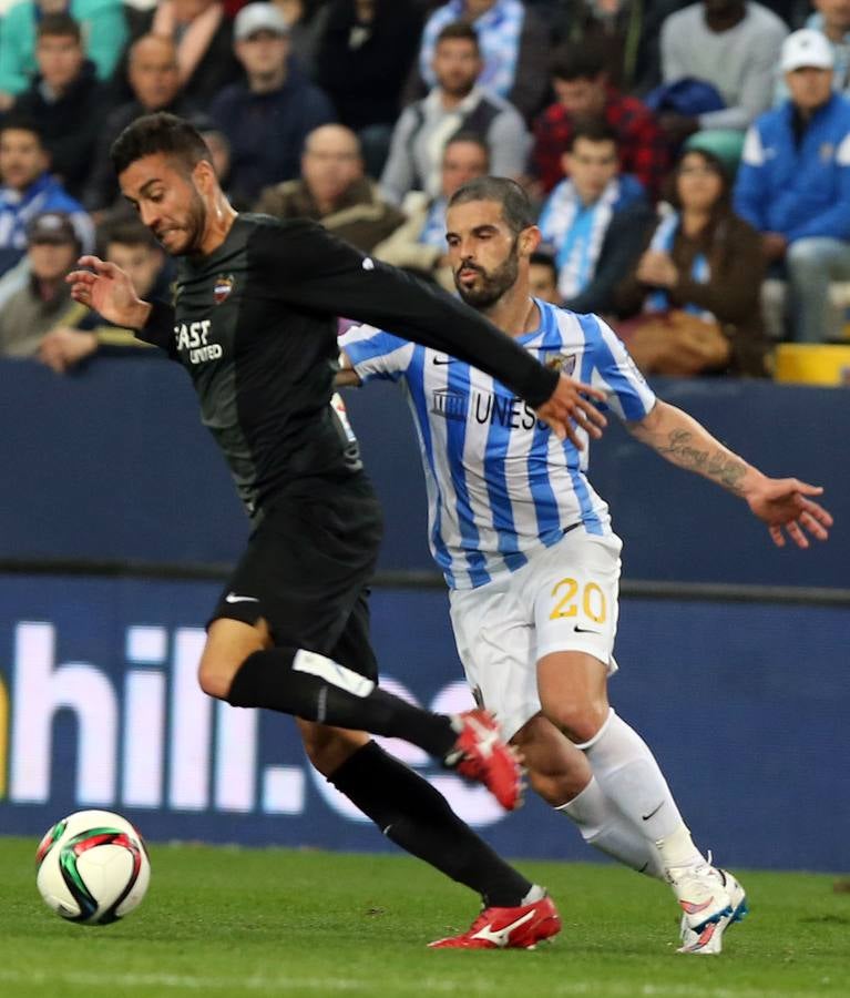 El Málaga vence al Levante 2-0