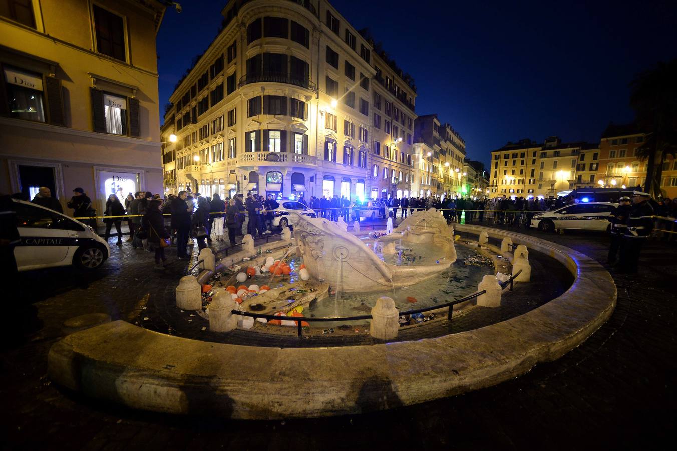 Hinchas del Feyenoord provocan graves disturbios en Roma