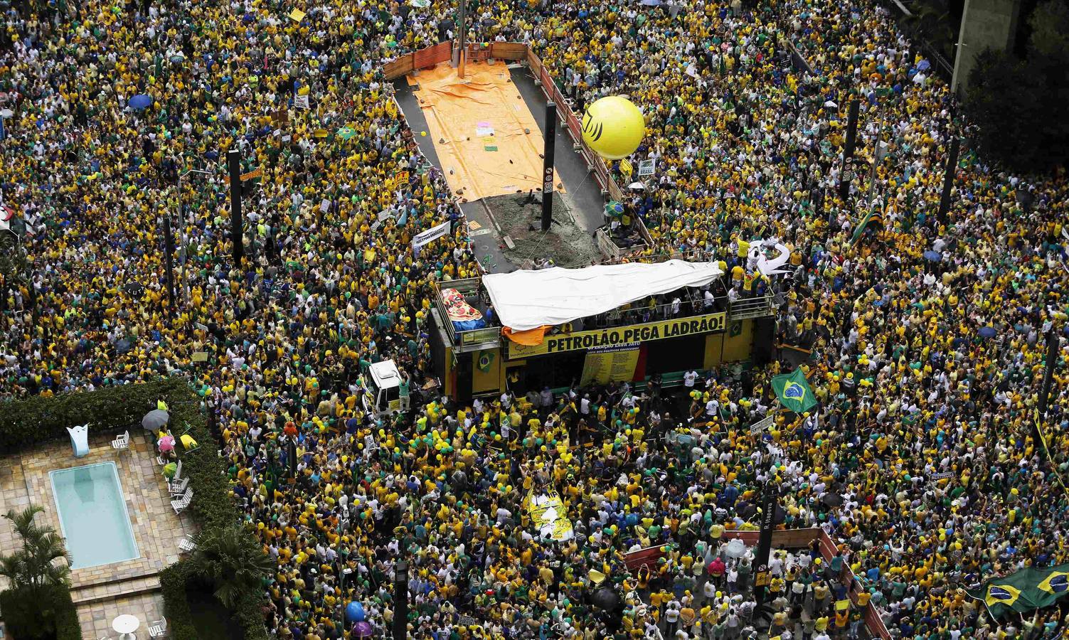 Protesta en Brasil contra Dilma