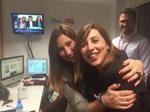 M. Nieves Ramírez, sexta, y Beatriz Rubiño, segunda al Parlamento andaluz, felices.