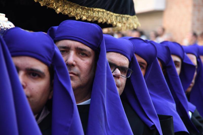 La Hermandad de Crucifixión procesiona en Málaga