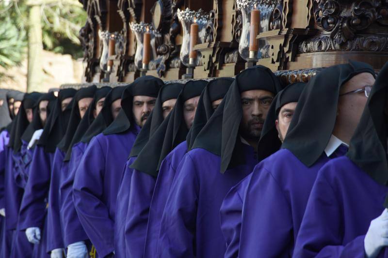 La Hermandad de Crucifixión procesiona en Málaga