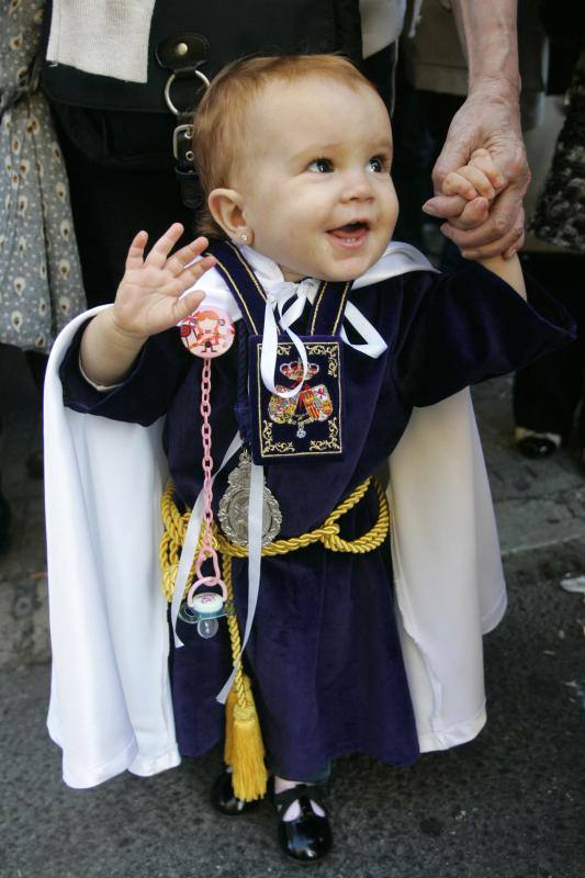 El Rico libera al preso y procesiona por Málaga