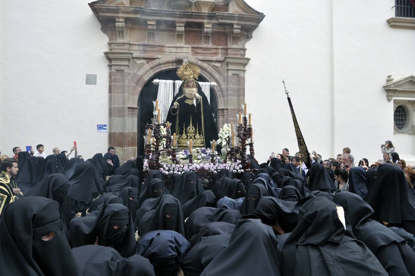 Las imágenes de la Santa Cruz en su desfile procesional