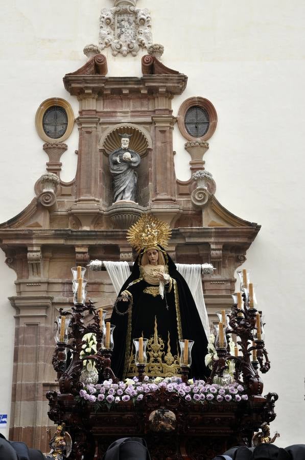 Las imágenes de la Santa Cruz en su desfile procesional