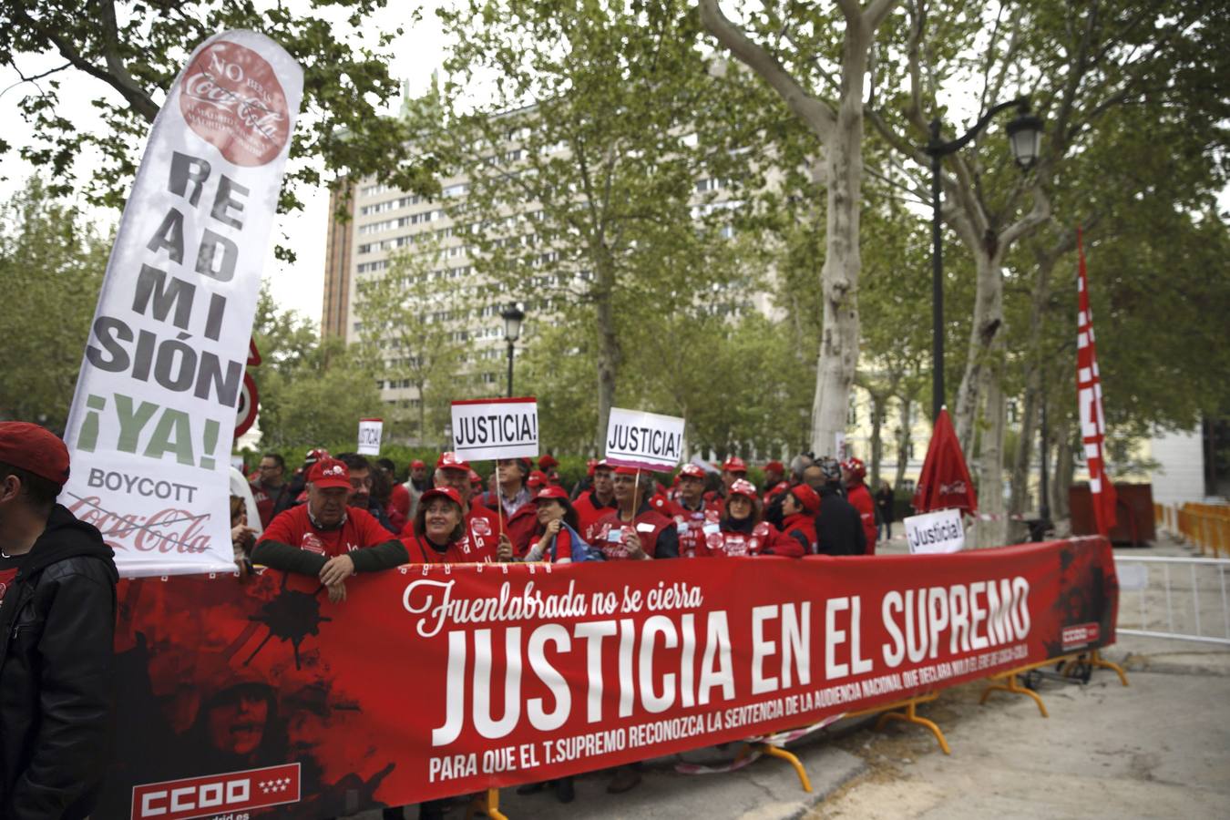 Trabajadores de Coca Cola se manifiestan ante el Supremo