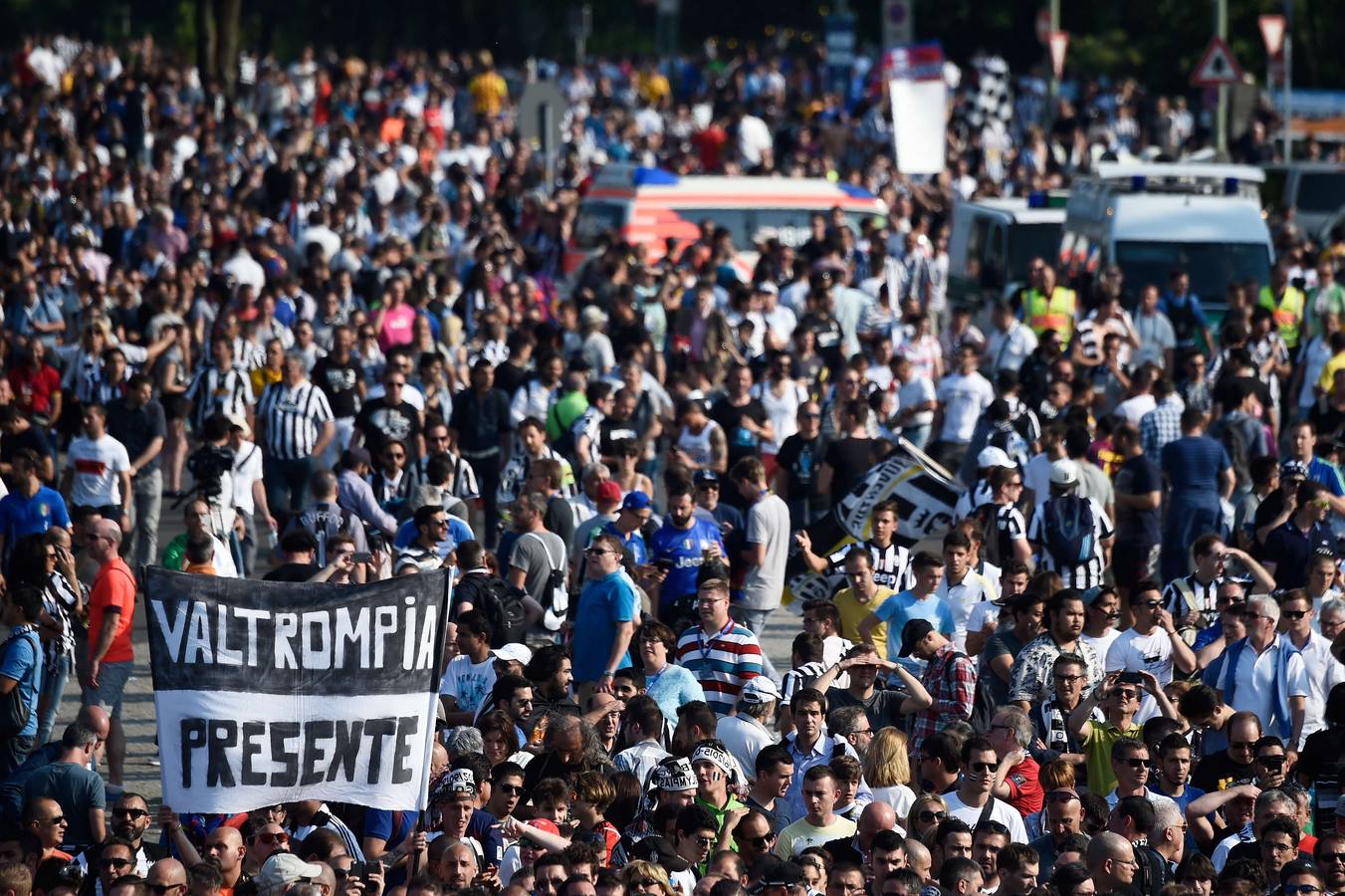 Los aficionados se preparan para la final de la Liga de Campeones