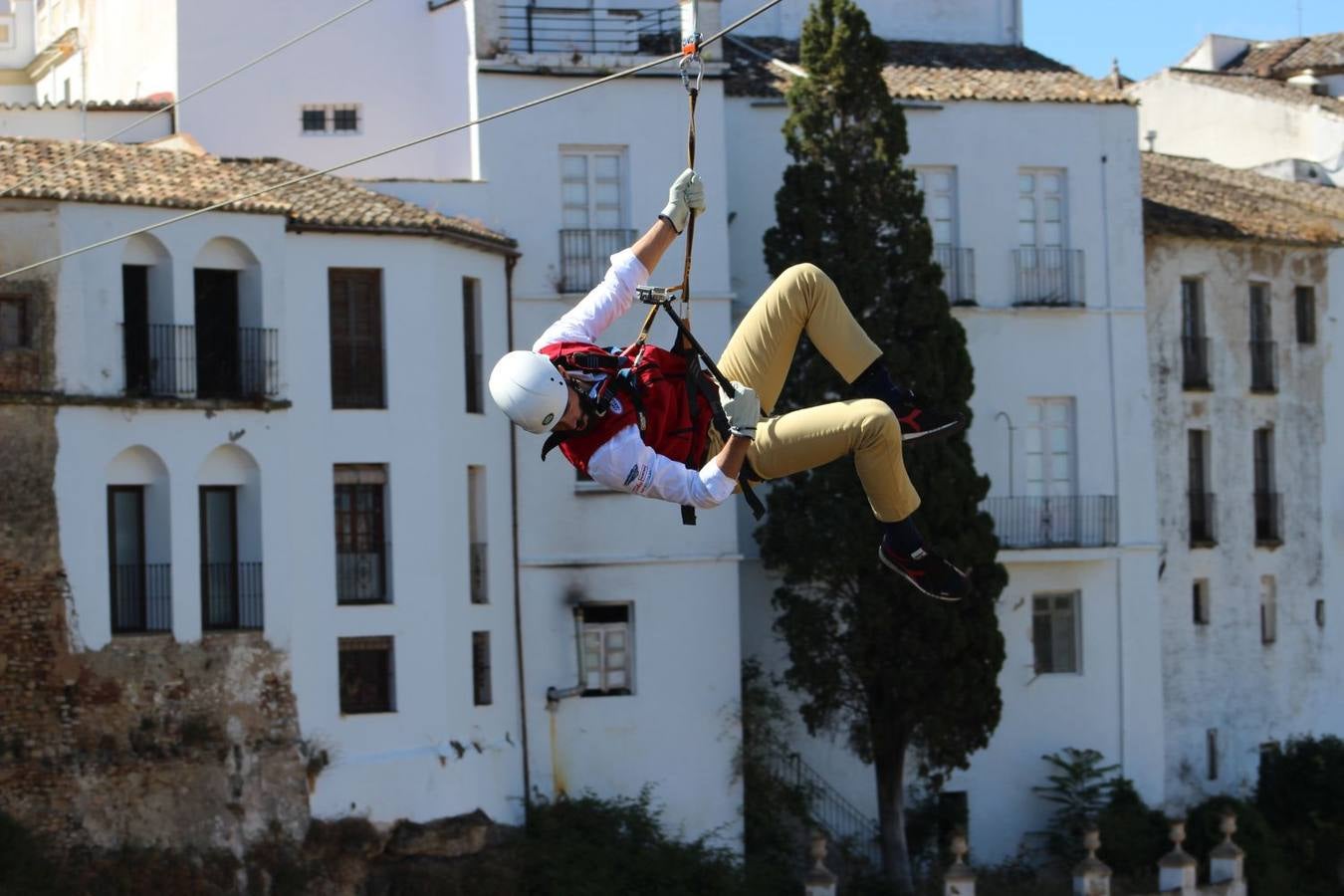 Famosos practican deportes de aventura en Ronda