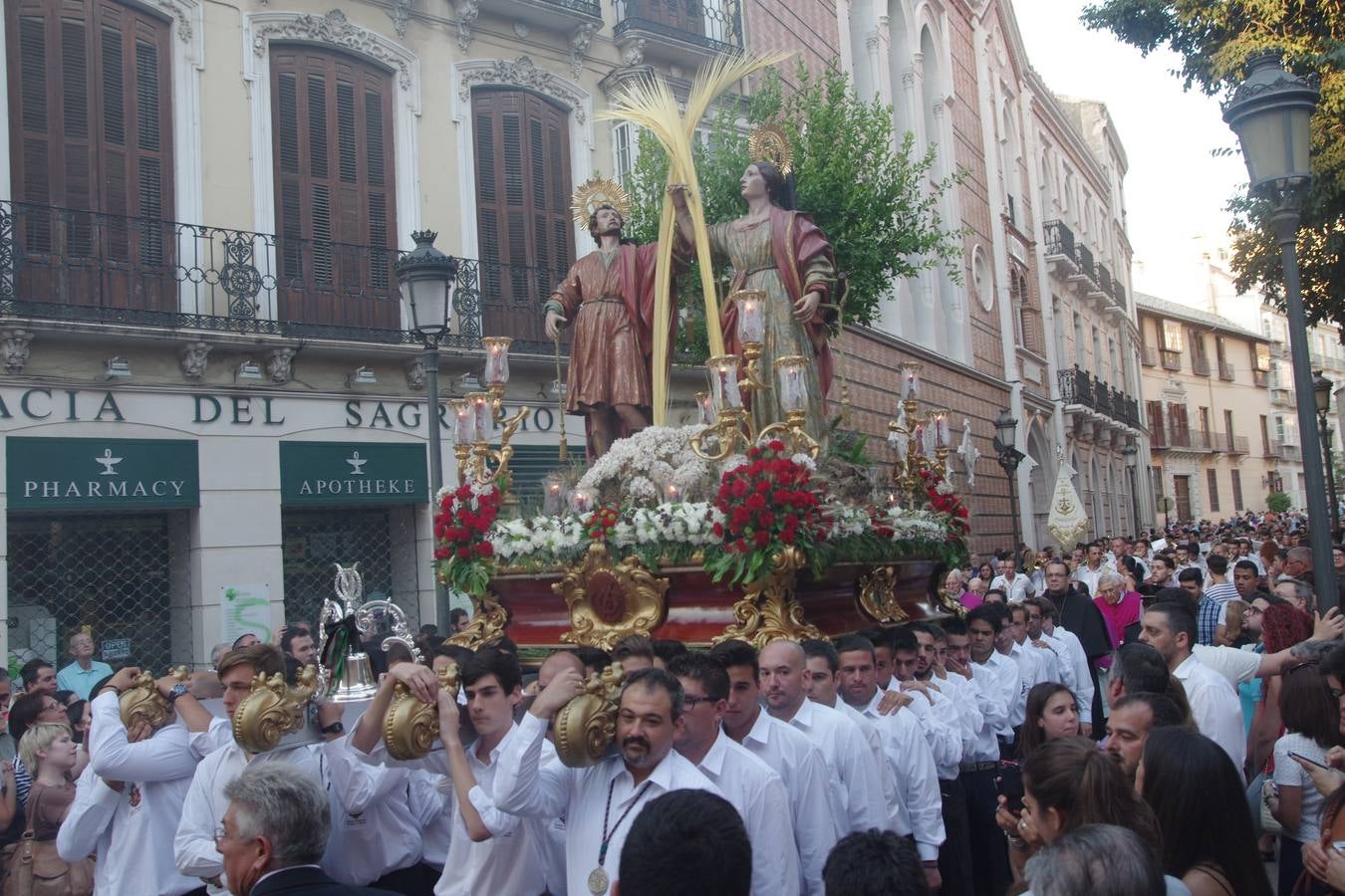 Los Santos Patronos de Málaga procesionan por el Centro