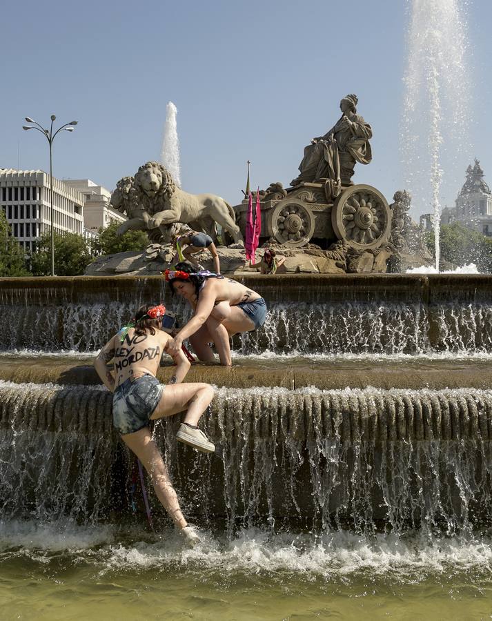 Activistas de Femen protestan desnudas contra la &#039;ley mordaza&#039;