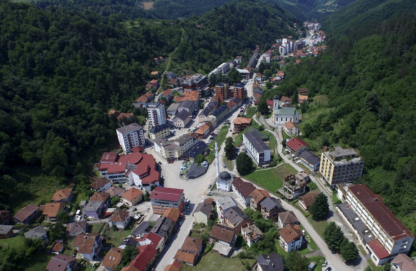Familiares recuerdan víctimas de la masacre de Srebrenica