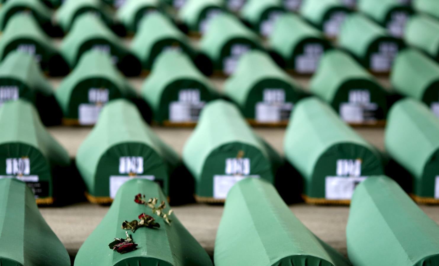 Familiares recuerdan víctimas de la masacre de Srebrenica