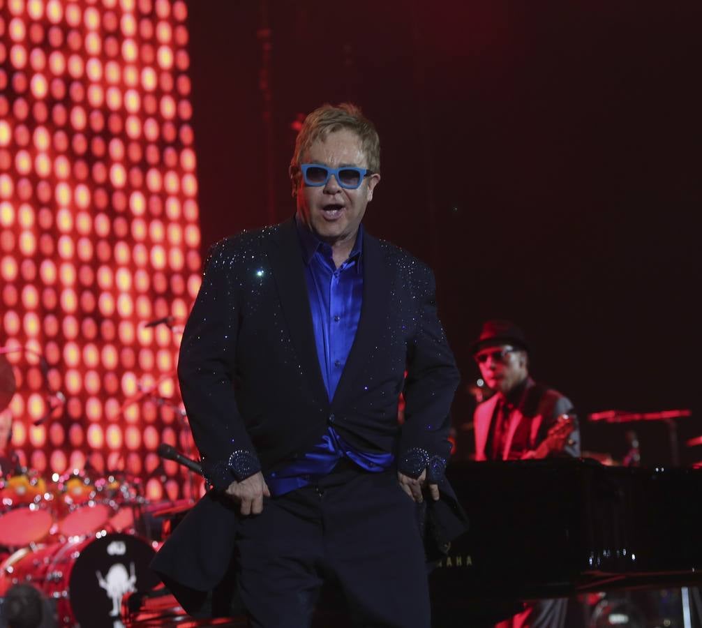 Las mejores fotos del concierto de Elton John en Málaga