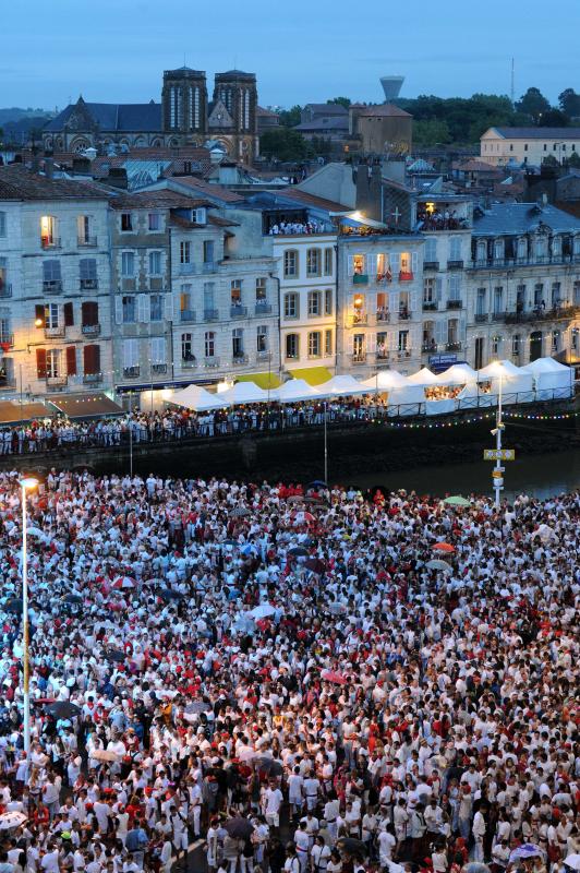 Biarritz se llena de color