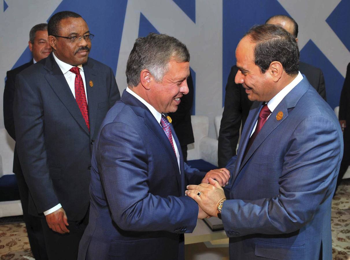 Se inaugura el nuevo Canal de Suez