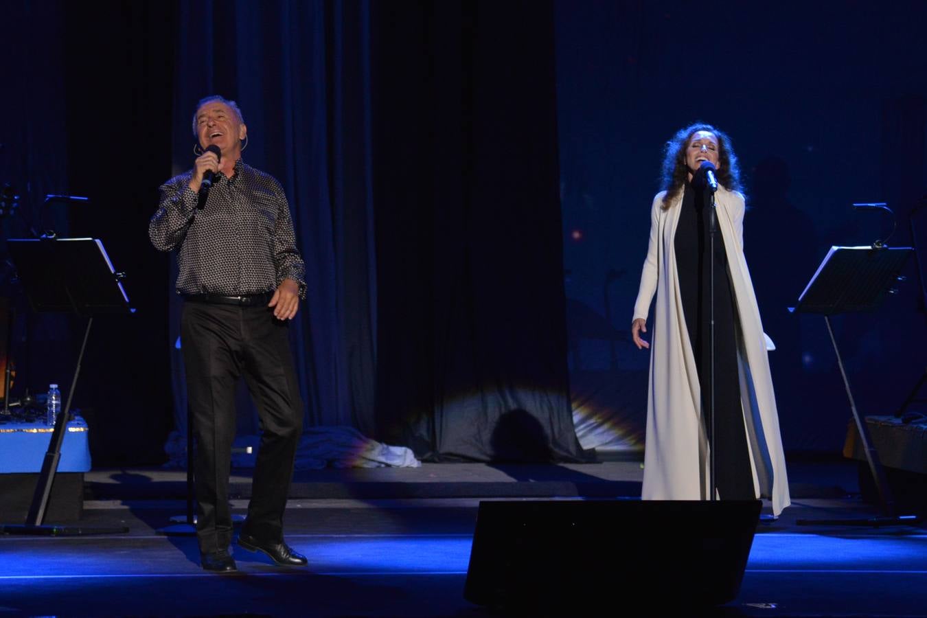 El concierto de Ana Belén y Víctor Manuel, en imágenes