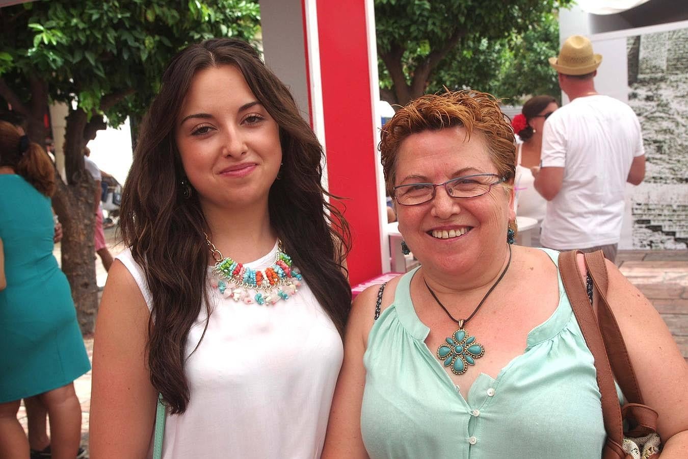 Victoria Motos y Joaquina López, de Granada.