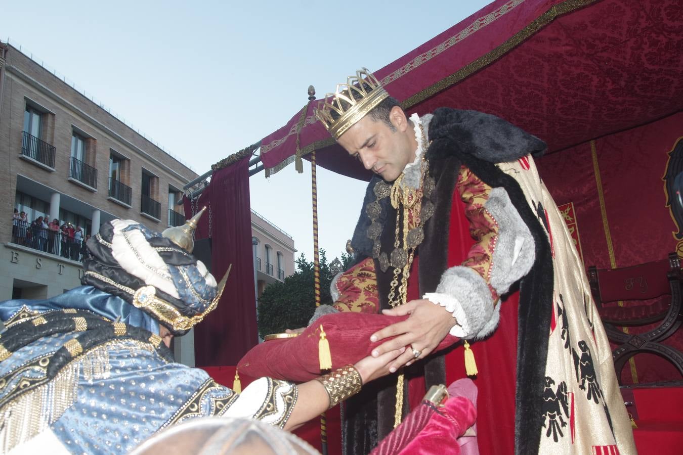 La cabalgata de despedida de la Feria de Málaga, en imágenes