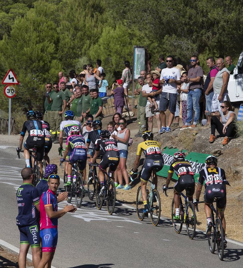 La segunda etapa de la Vuelta, en imágenes