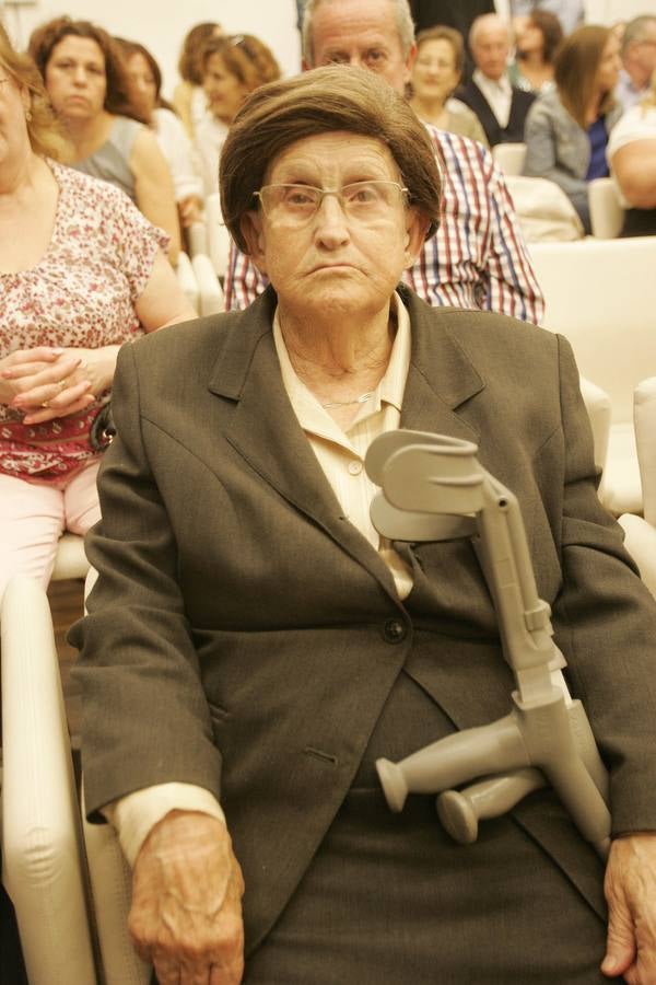 Rosario Sánchez (Archidona). Propuesta del CMIM de Archidona. Fundó la primera asociación de mujeres de Málaga: la Asociación de Mujeres Amas de Casa ‘Virgen de Gracia’, a la que pertenece y en la que colabora.