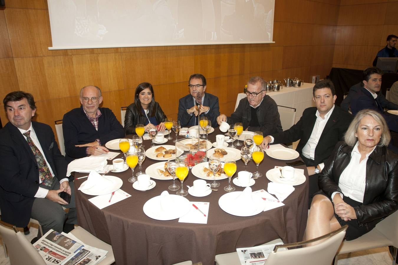 Mesas de invitados al foro de SUR &#039;Los retos de futuro&#039;