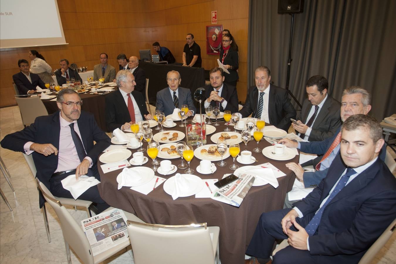 Mesas de invitados al foro de SUR &#039;Los retos de futuro&#039;