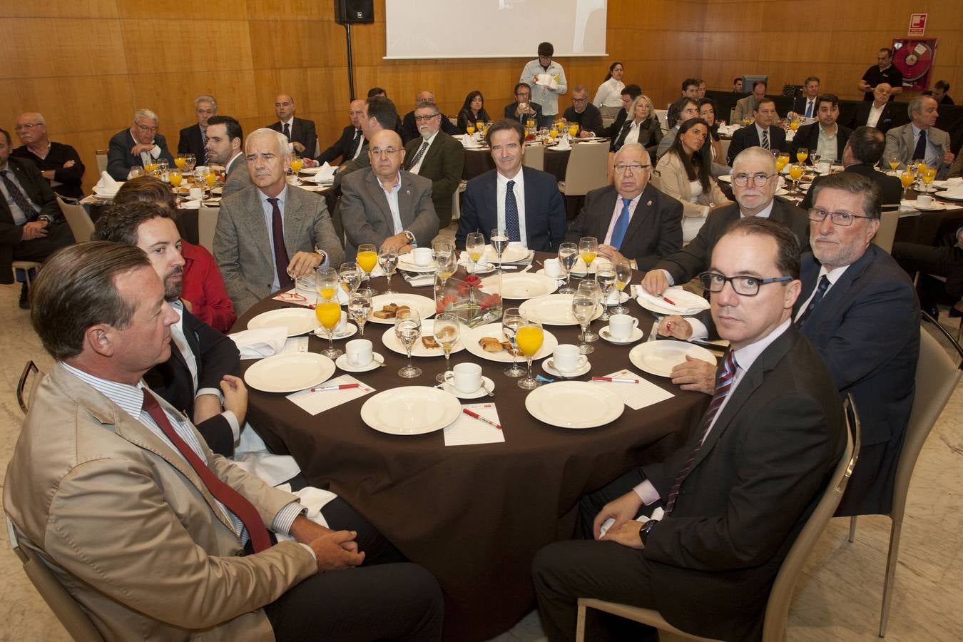 Mesas de invitados al foro de SUR &#039;Los retos de futuro&#039;